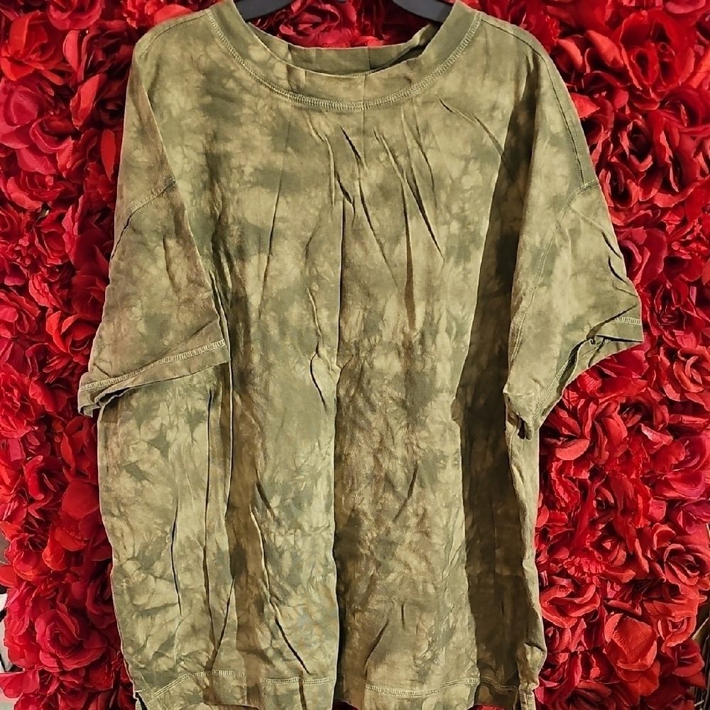 Old Navy Women's Green Tie-Dye T-Shirt Size 1X Plus